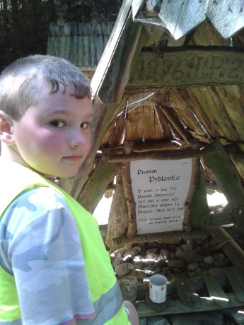 Na kole ke studánce u Porajtu